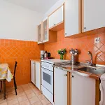 Julia 4,5 * Selce