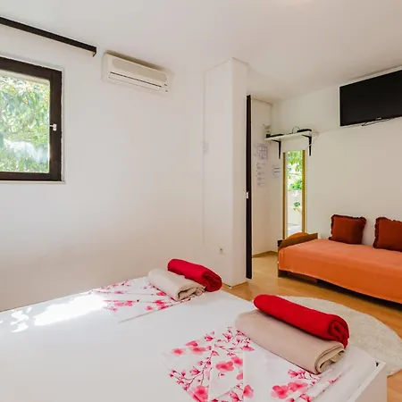 Julia 4,5 * Selce