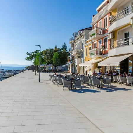 Apartment Julia 4,5 Selce