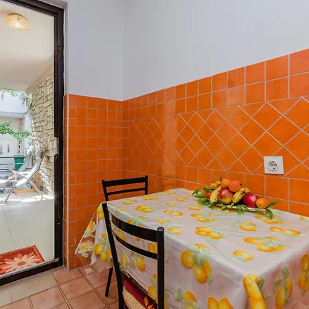 Julia 4,5 Apartment