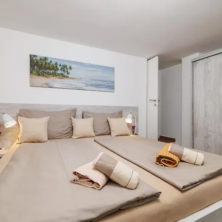 Apartment Julia 4,5 *